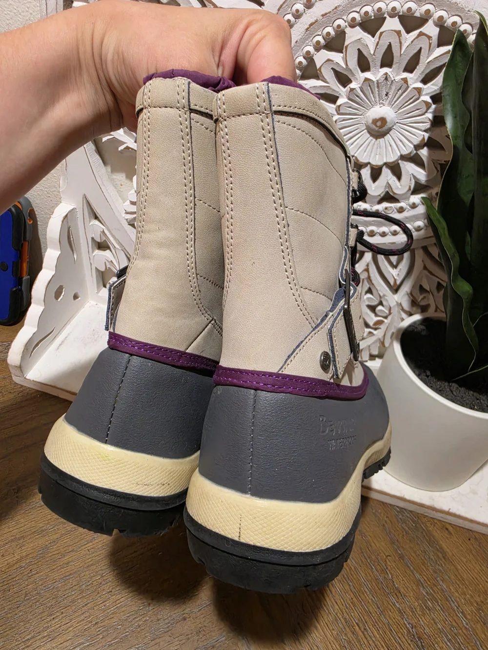 Bearpaw Waterproof Winter Boots in Gray, Beige & Purple Womens Size 7 - Picture 3 of 7
